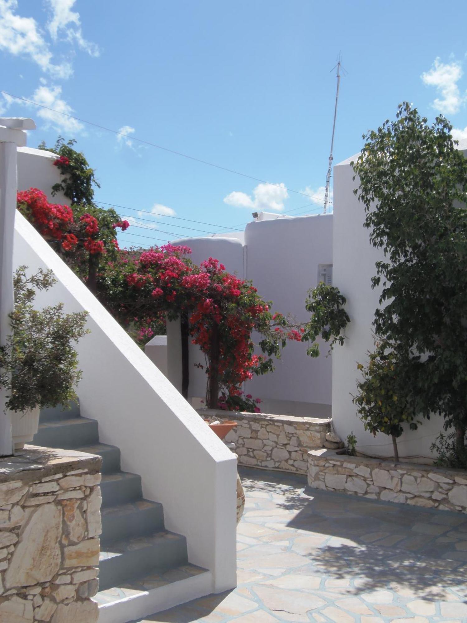 Hotel Manos Náoussa Extérieur photo