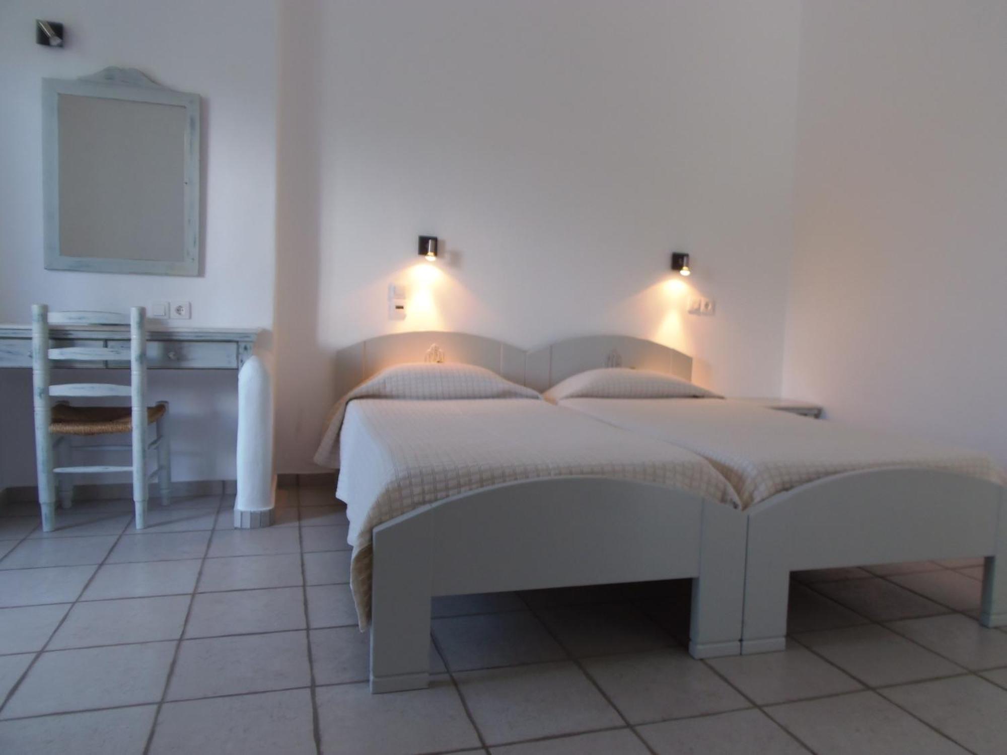 Hotel Manos Náoussa Extérieur photo