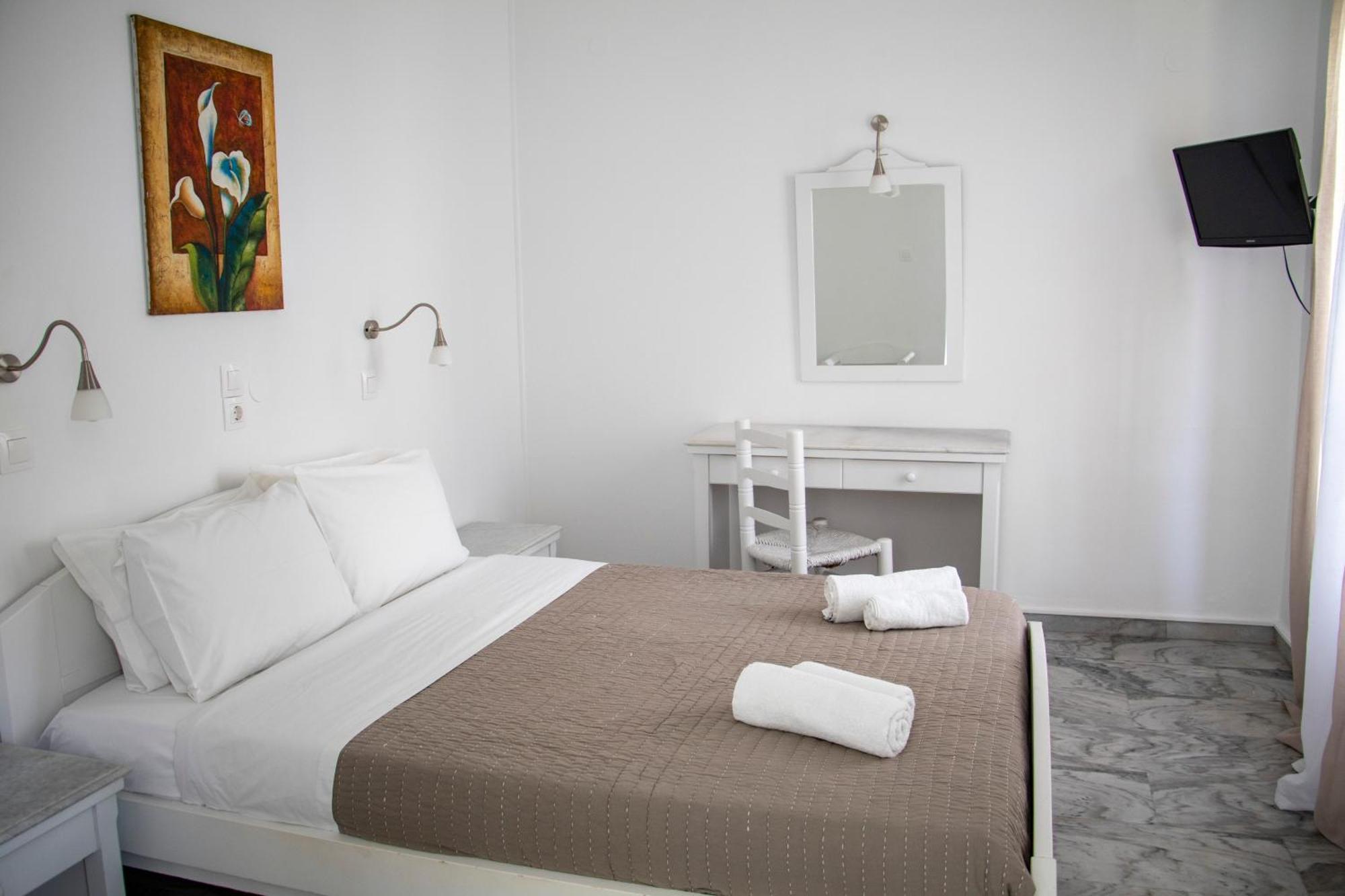 Hotel Manos Náoussa Extérieur photo