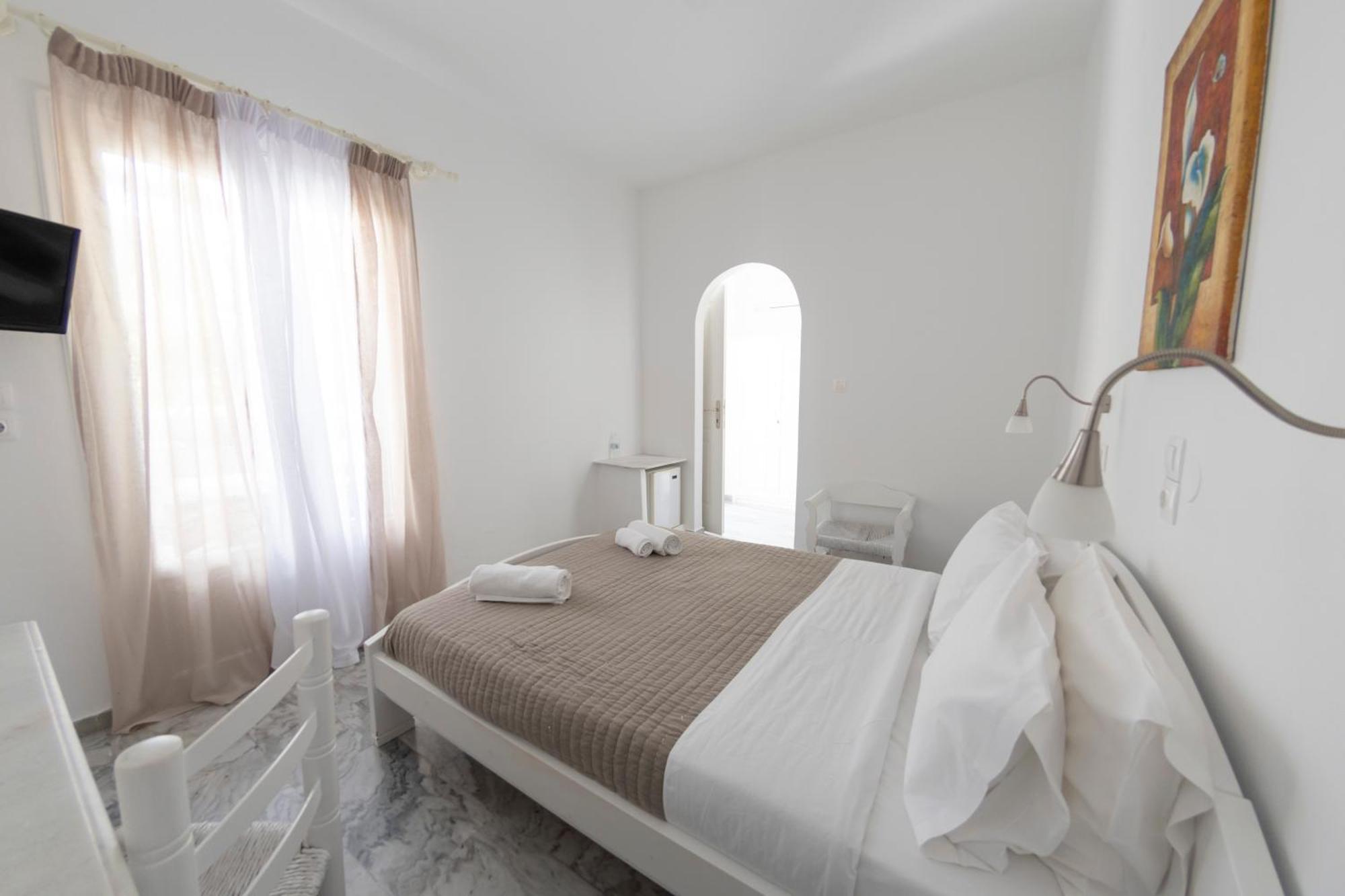 Hotel Manos Náoussa Extérieur photo
